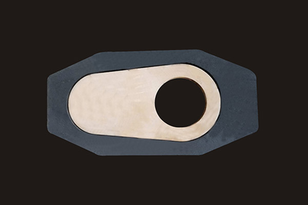 Converter slag blocking mechanism inlaid with zirconium oxide plate integral zirconium plate